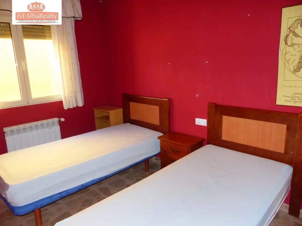 Habitación de Casa adosada en venta en Albacete con Calefacción y Balcón