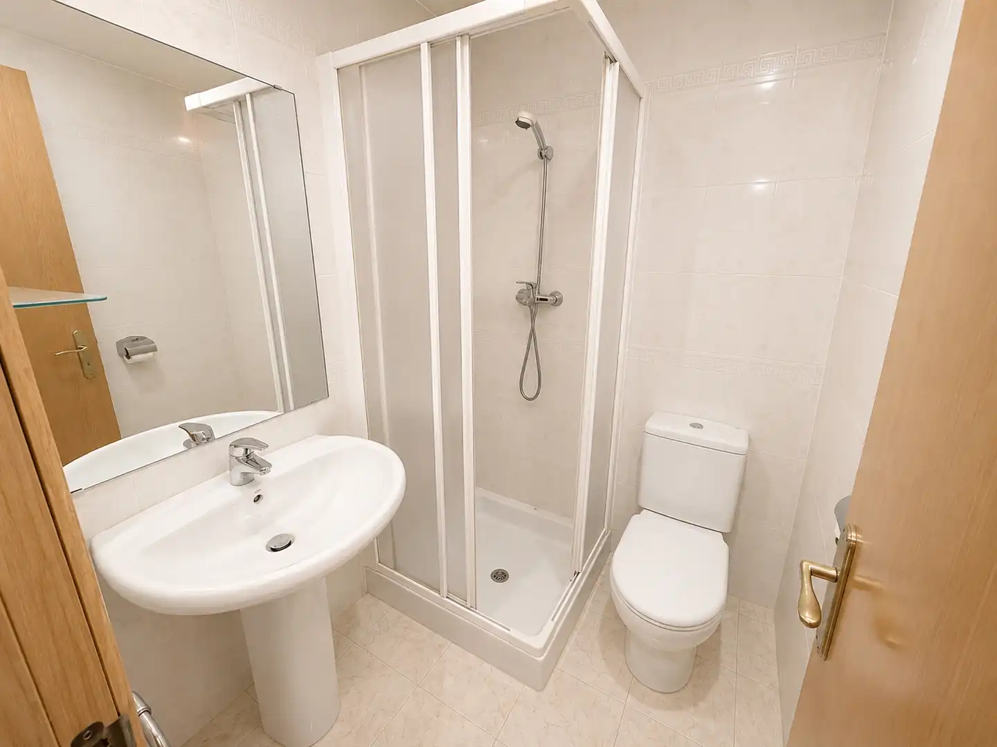 Baño de Piso de alquiler en Escaldes – Engordany con Calefacción y Terraza