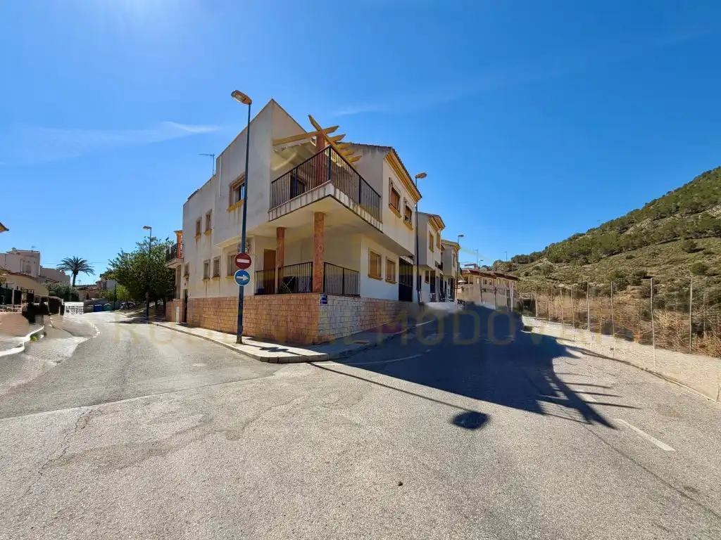 Vista exterior de Pis en venda en Orihuela