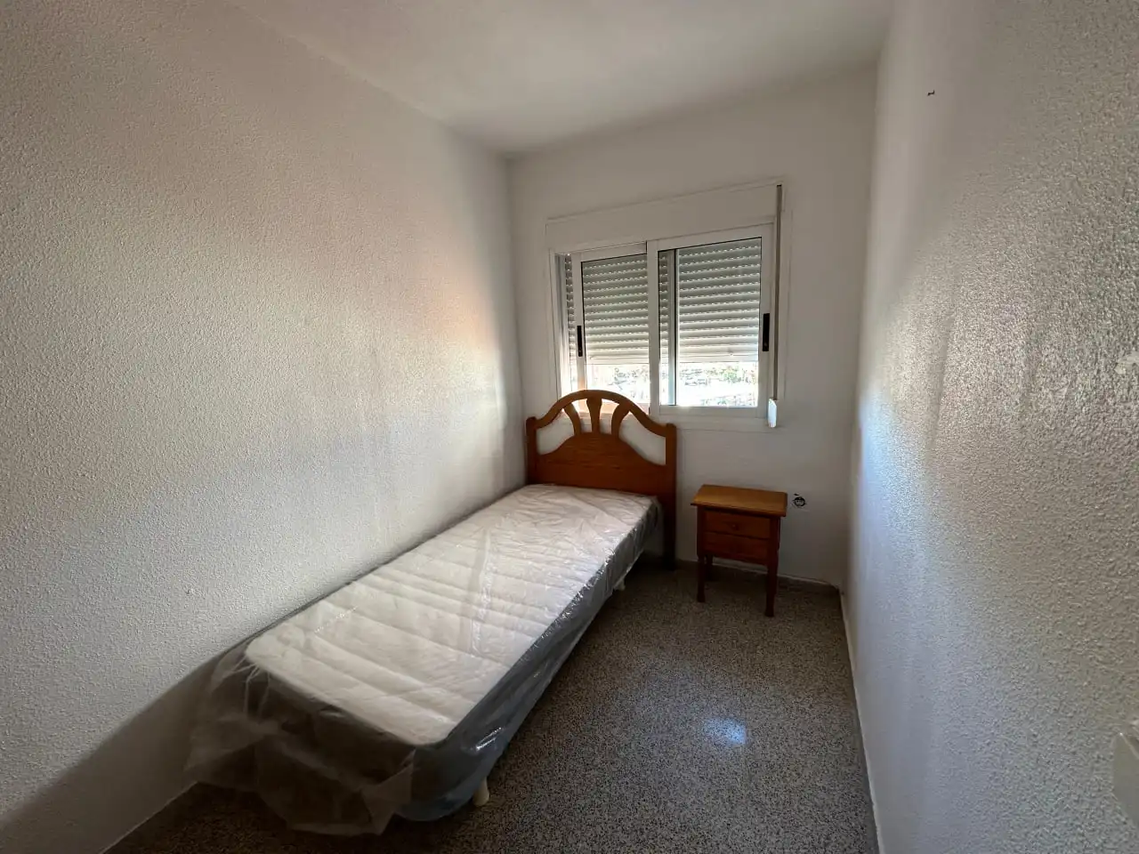 Schlafzimmer von Wohnung zur Miete in Benidorm mit Klimaanlage, Möbliert und Ofen