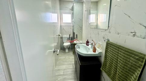 Foto 3 de Pis en venda a De Salvador Dalí I Domènech, Eixample - Horta Capallera, Girona