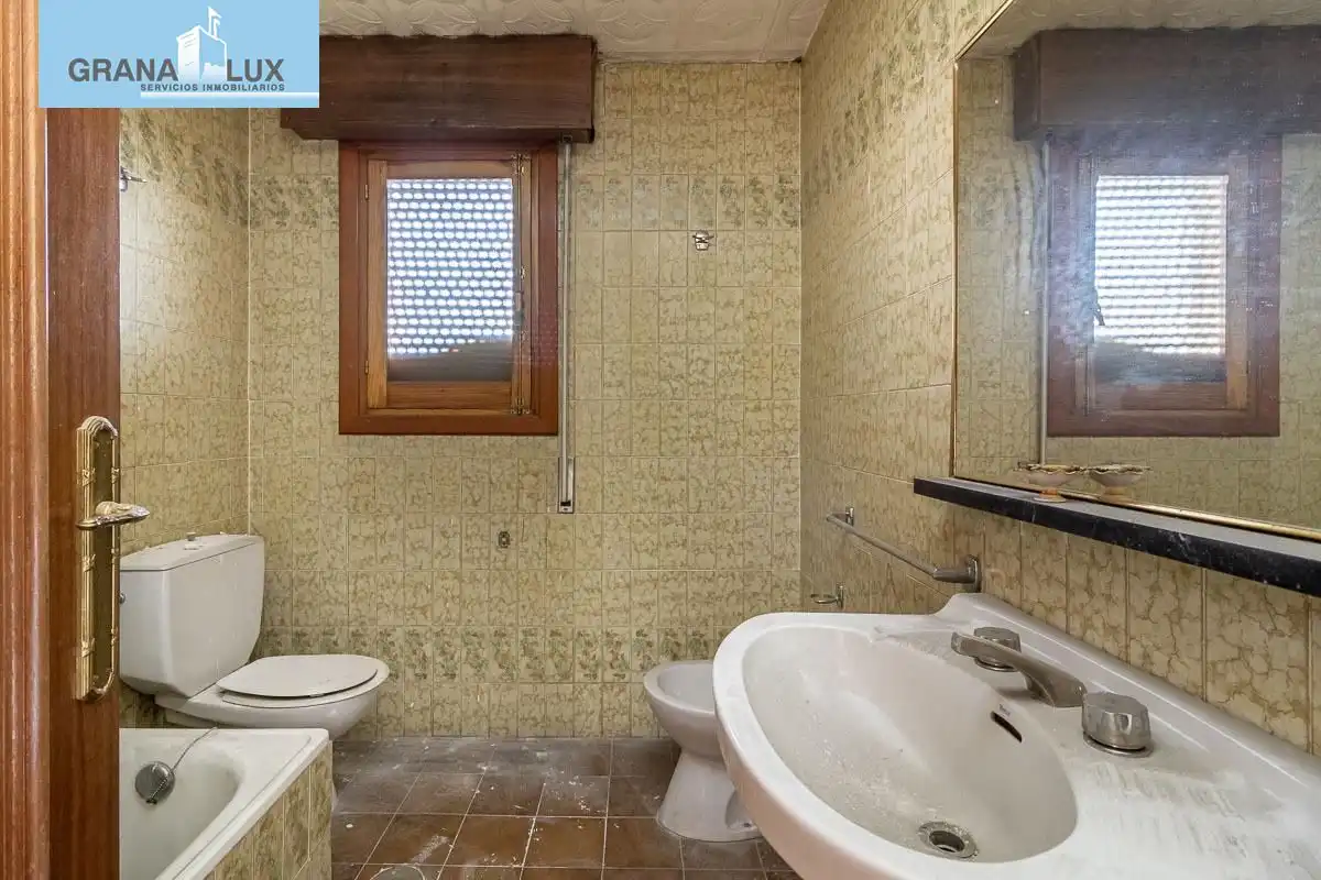 Casa rústica amb piscina en venda a Santa Fe, imagen 24