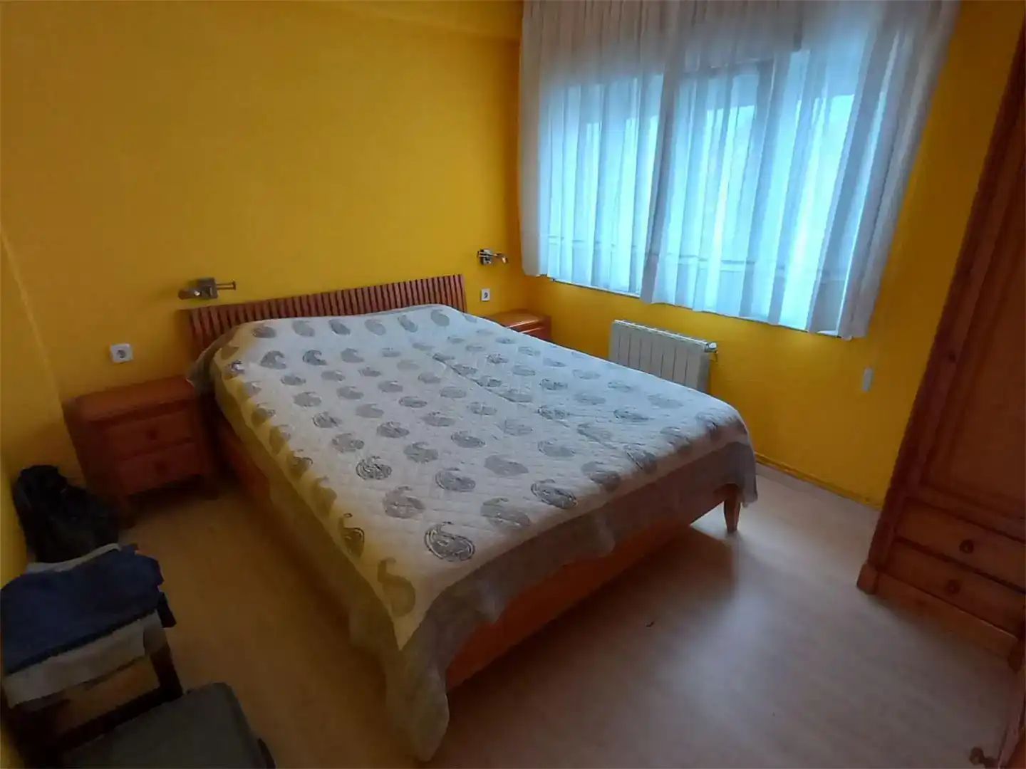 Schlafzimmer von Wohnungen zur Miete in Ribamontán al Mar mit Parkett und Möbliert