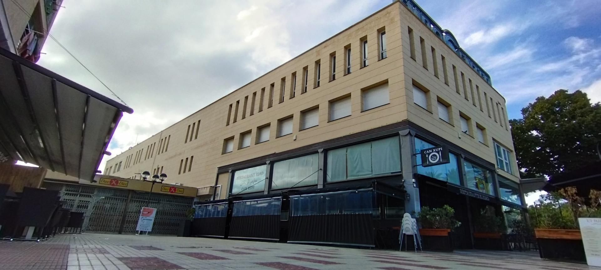Vista exterior de Oficina en venda en Castell-Platja d'Aro amb Calefacció