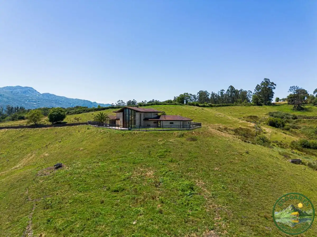 Vista exterior de Casa o chalet en venta en Nava con Calefacción, Jardín privado y Parquet