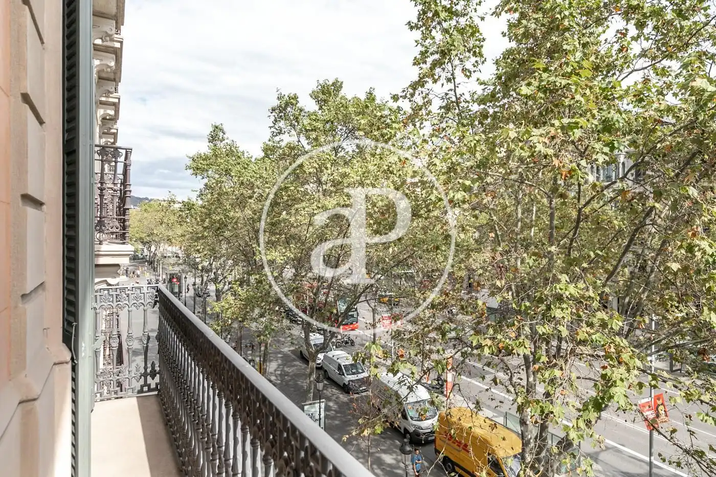 Außenansicht von Wohnung zum Verkauf in Barcelona mit Klimaanlage, Heizung und Balkon
