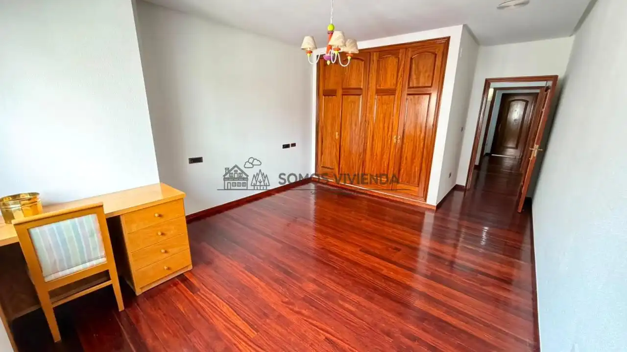 Bedroom of Flat for sale in Ourense Capital   with Heating, Furnished and Balcony