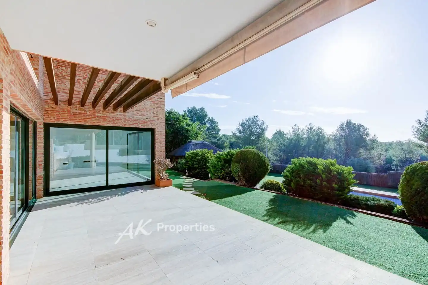 Terrasse von Haus oder Chalet zur Miete in Castelldefels mit Klimaanlage, Privatgarten und Terrasse