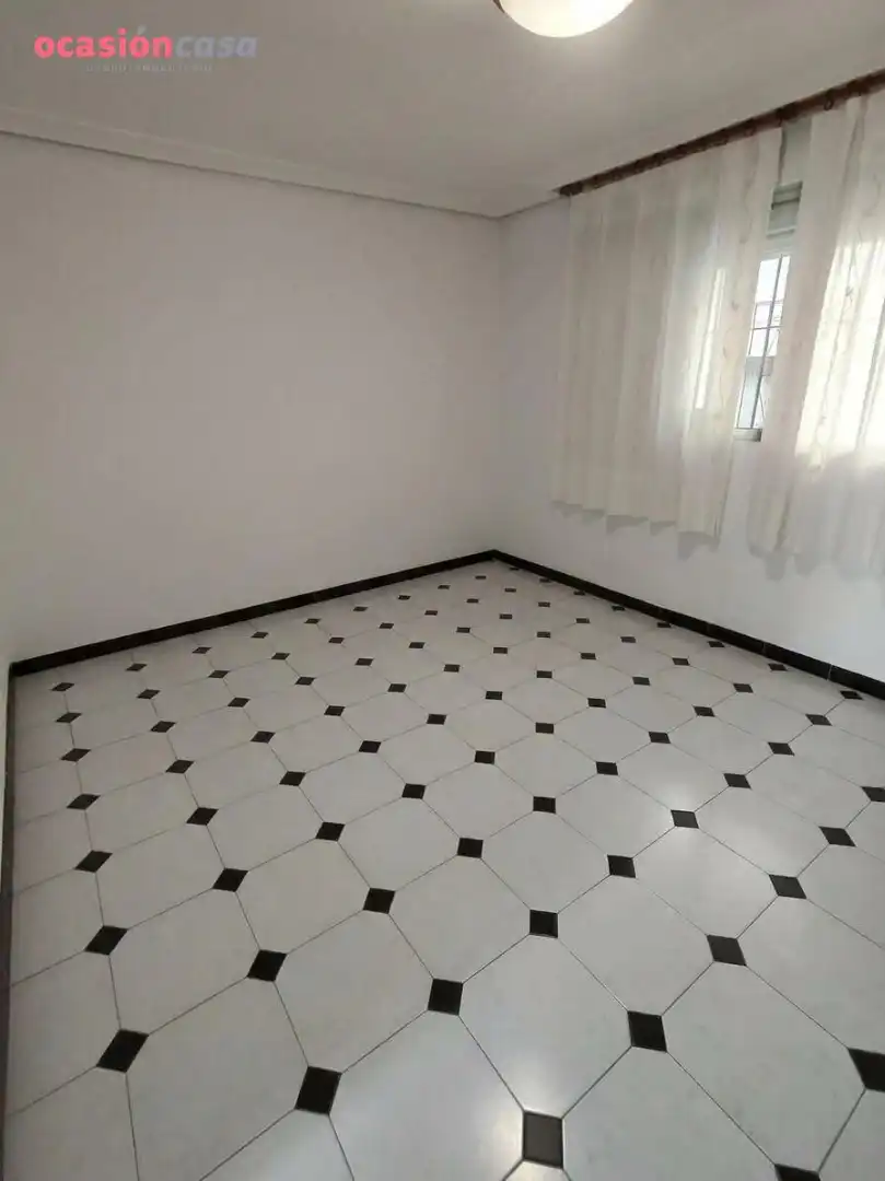 Habitación de Casa adosada en venta en Poniente-Sur