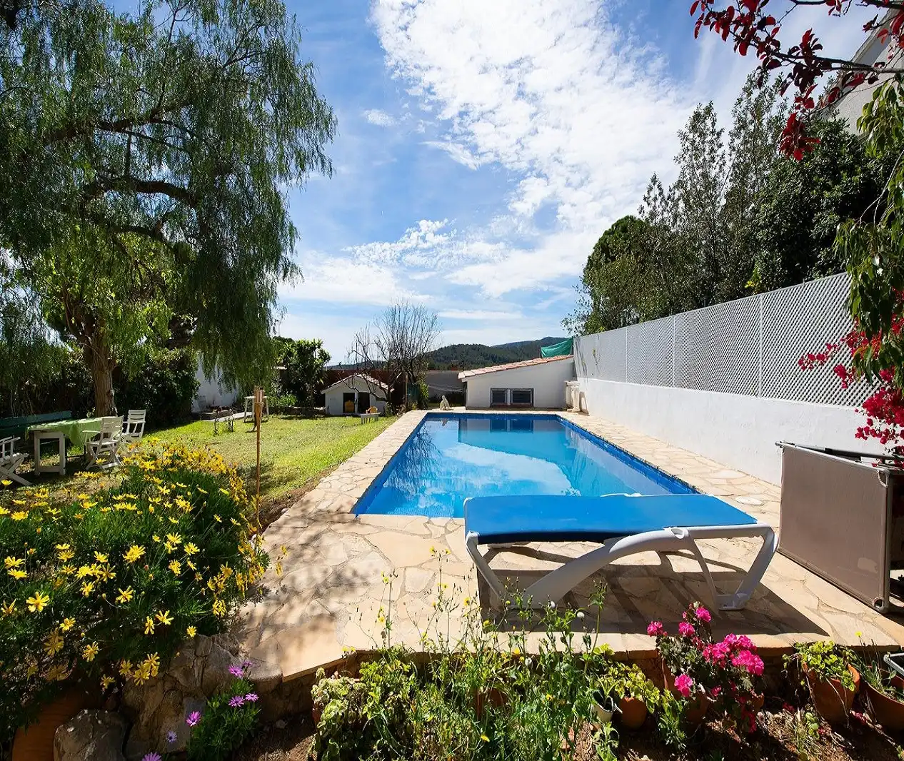 Piscina de Casa o xalet de lloguer en Viladecans amb Aire condicionat, Calefacció i Jardí privat