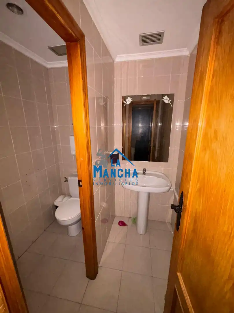 Baño de Local de alquiler en Albacete con Aire acondicionado y Amueblado