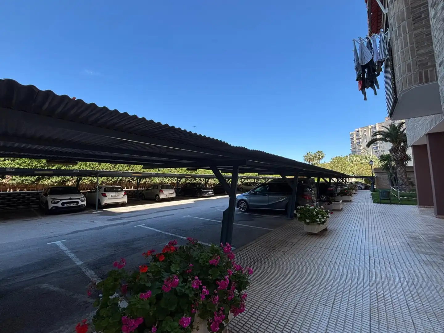 Parkplatz von Wohnung zum Verkauf in Alicante / Alacant mit Klimaanlage, Heizung und Gemeinschaftspool
