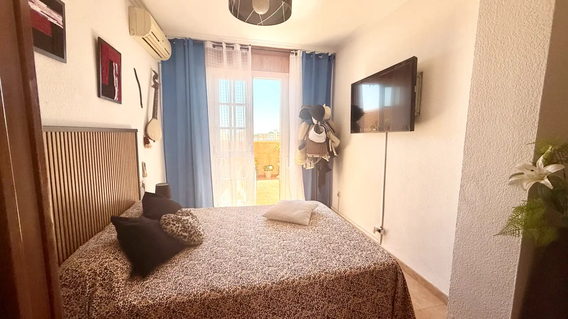 Dormitori de Àtic en venda en Almería amb Terrassa i Moblat