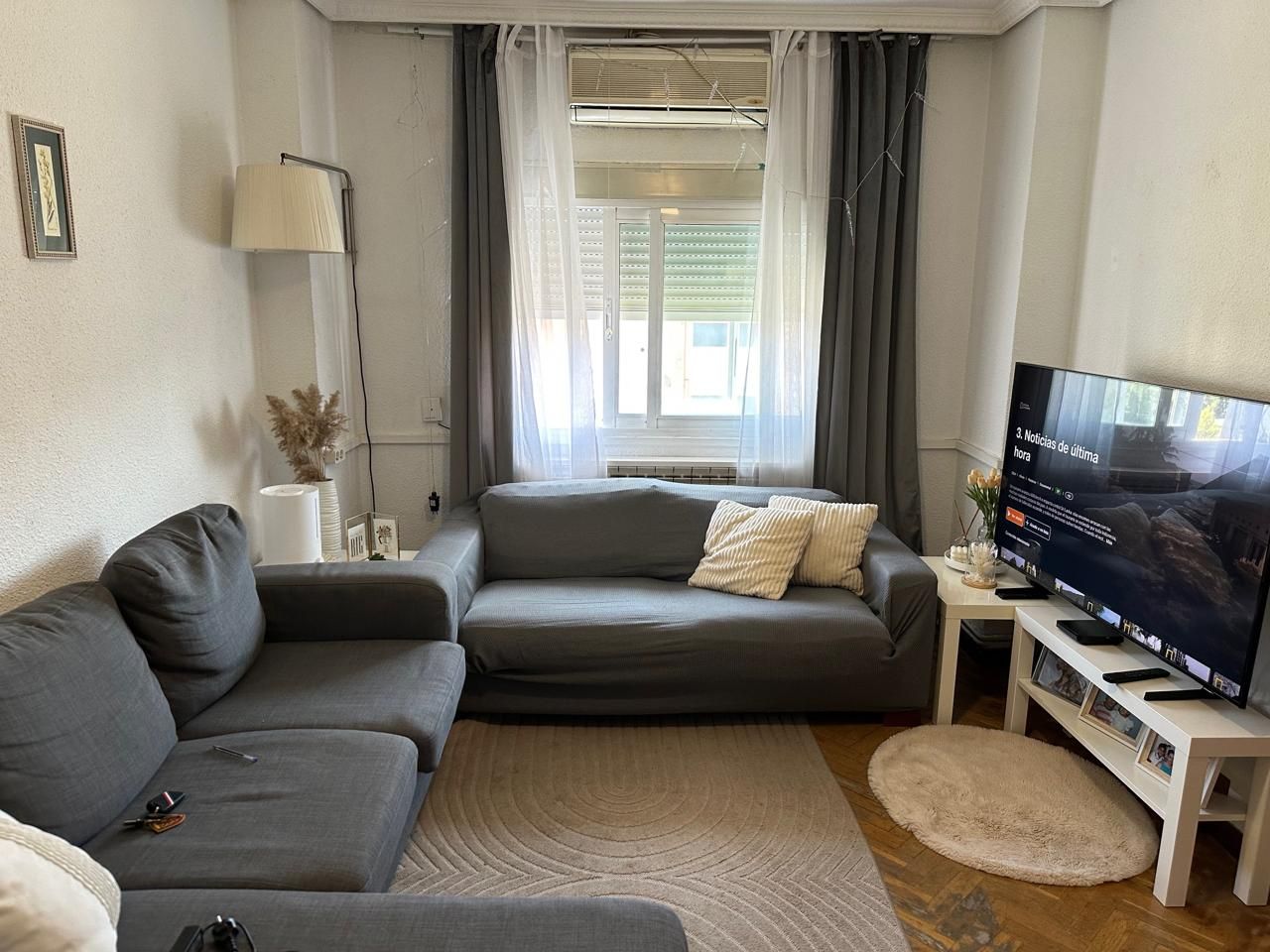 Living room of Flat for sale in  Madrid Capital  with Air Conditioner and Heating