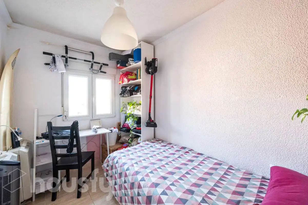Schlafzimmer von Wohnung zur Miete in Latina
