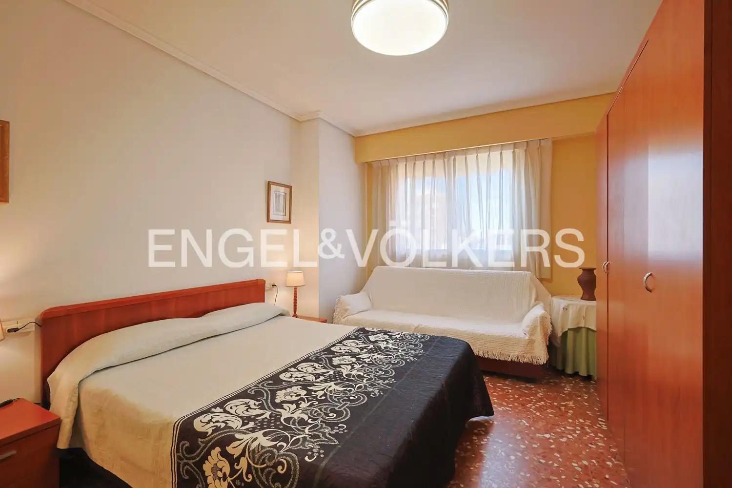Schlafzimmer von Wohnung zur Miete in Valencia mit Klimaanlage, Heizung und Möbliert
