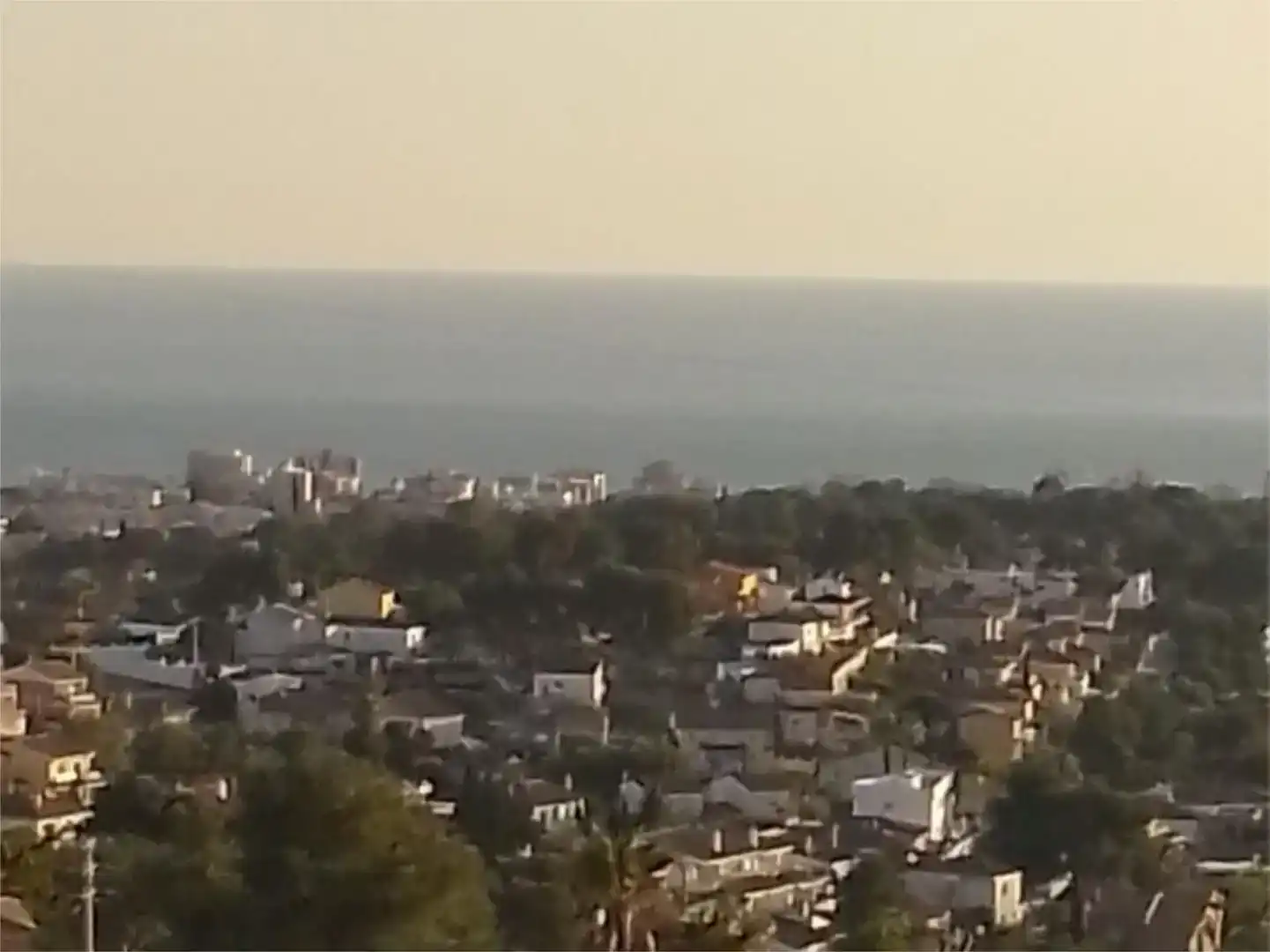 Vista exterior de Casa o xalet en venda en Calafell amb Aire condicionat, Piscina i Balcó