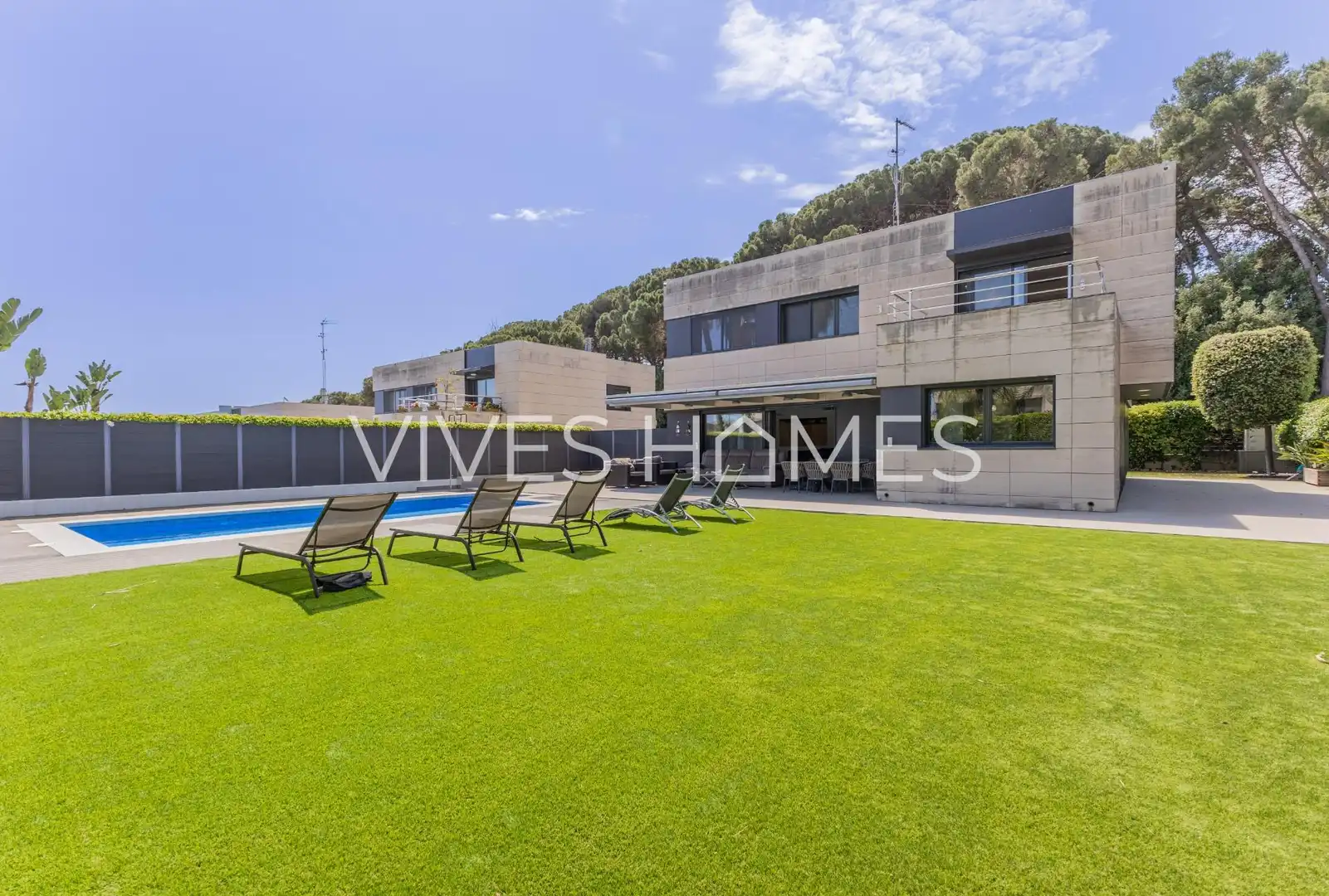 Vista exterior de Casa o chalet en venta en Sant Andreu de Llavaneres con Aire acondicionado, Calefacción y Jardín privado