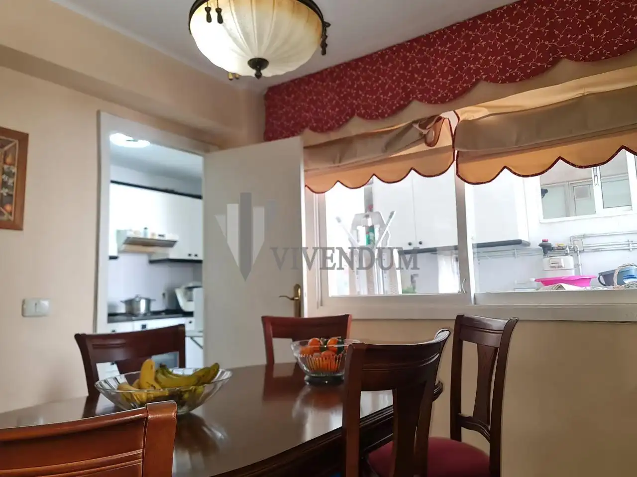 Cocina de Piso en venta en Vigo  con Calefacción, Terraza y Trastero