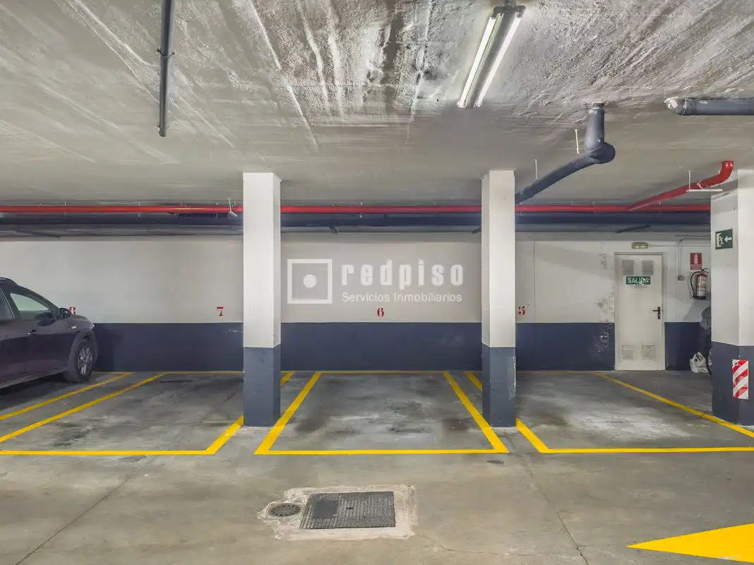 Parking of Flat for sale in Madrid  with Air Conditioner, Heating and Private garden