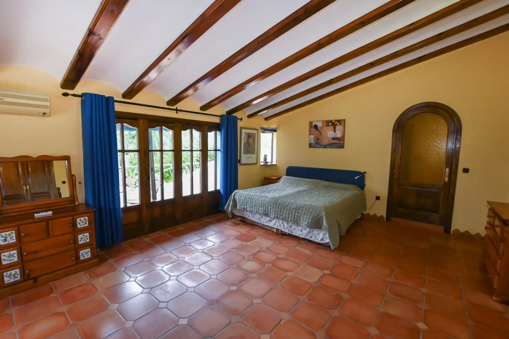 Country homes for sale in Canuta
