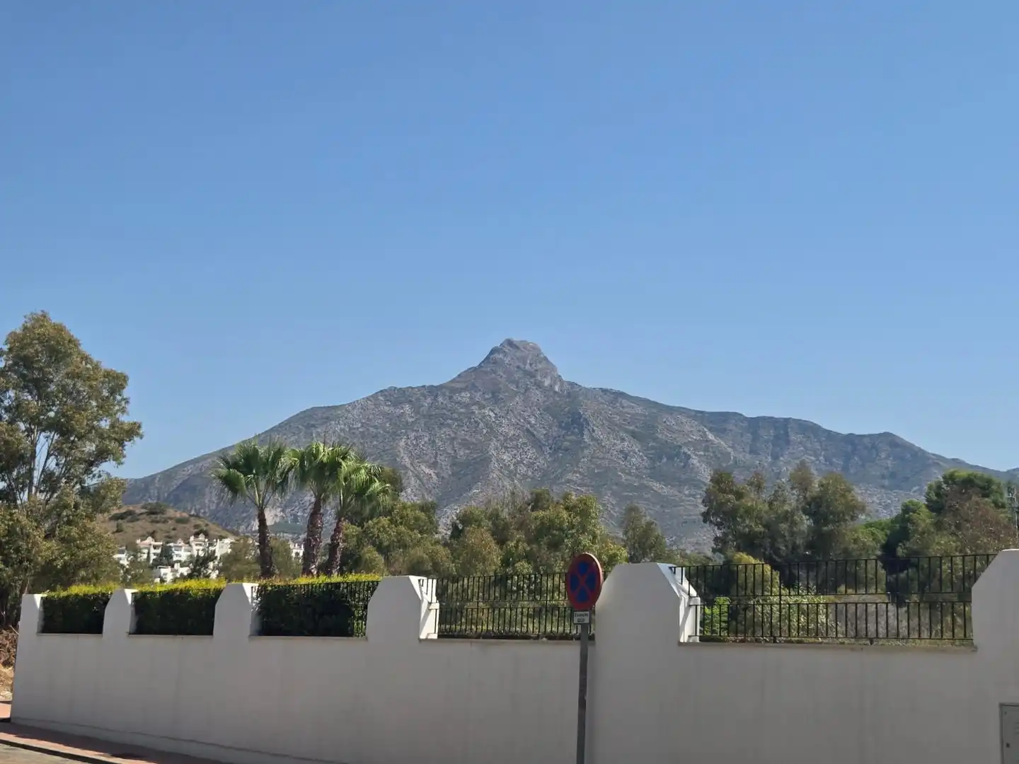 Vista exterior de Apartament de lloguer en Marbella amb Calefacció, Jardí privat i Moblat