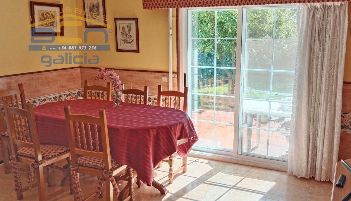 Menjador de Casa o xalet en venda en Ames amb Calefacció