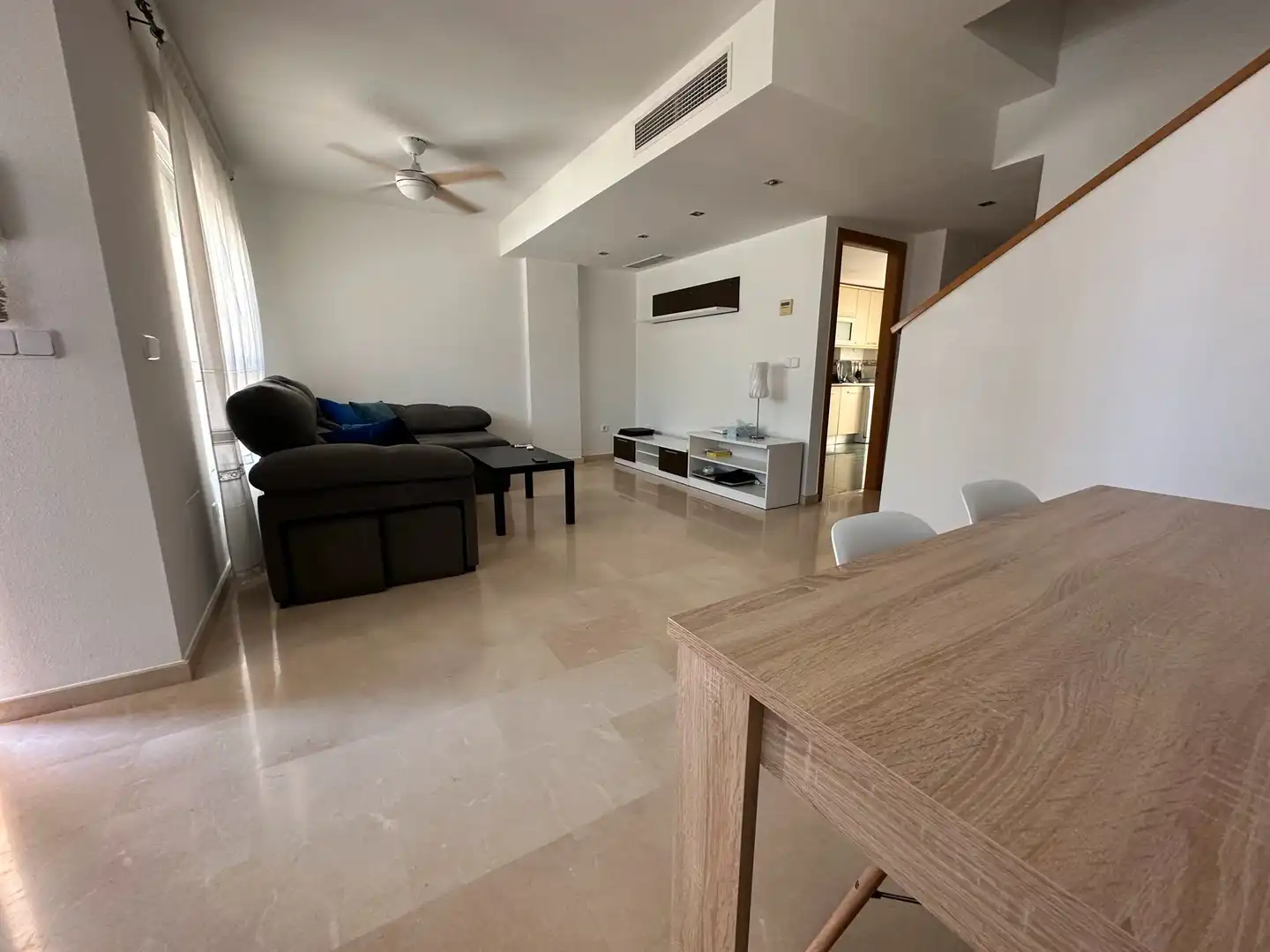 Sala d'estar de Casa o xalet de lloguer en Cartagena amb Aire condicionat, Terrassa i Balcó