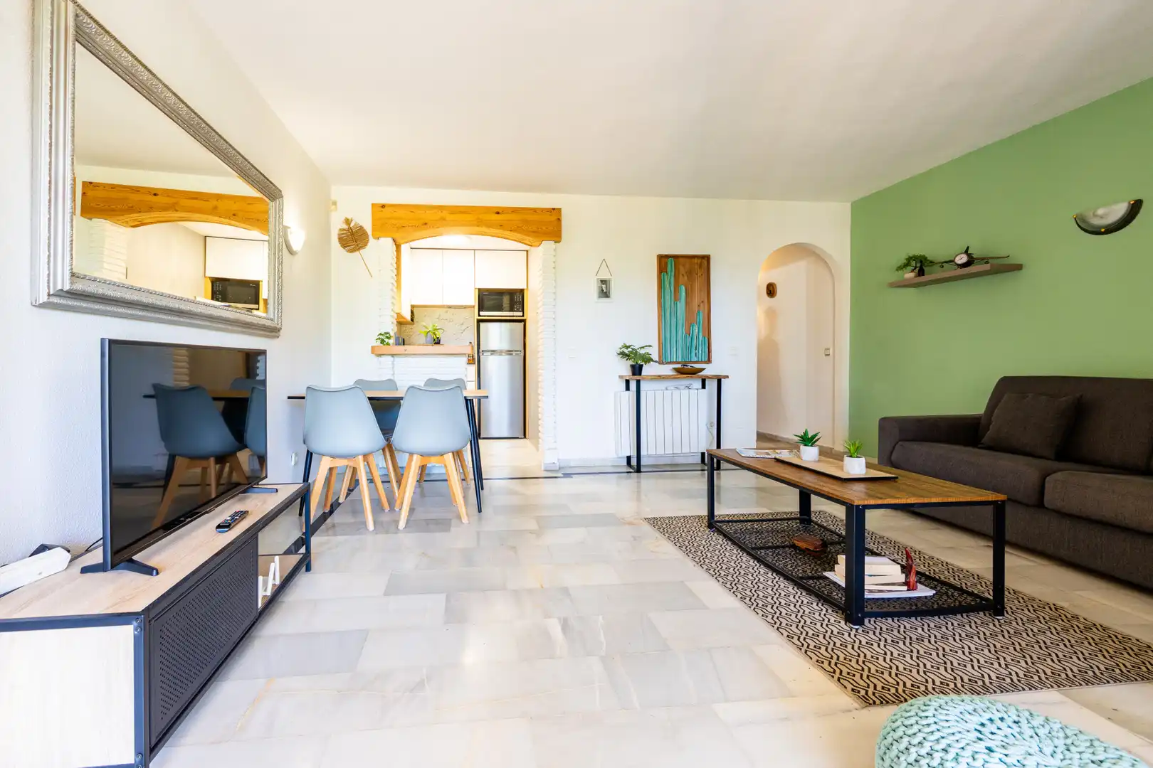 Sala d'estar de Planta baixa en venda en Mijas amb Aire condicionat, Terrassa i Piscina