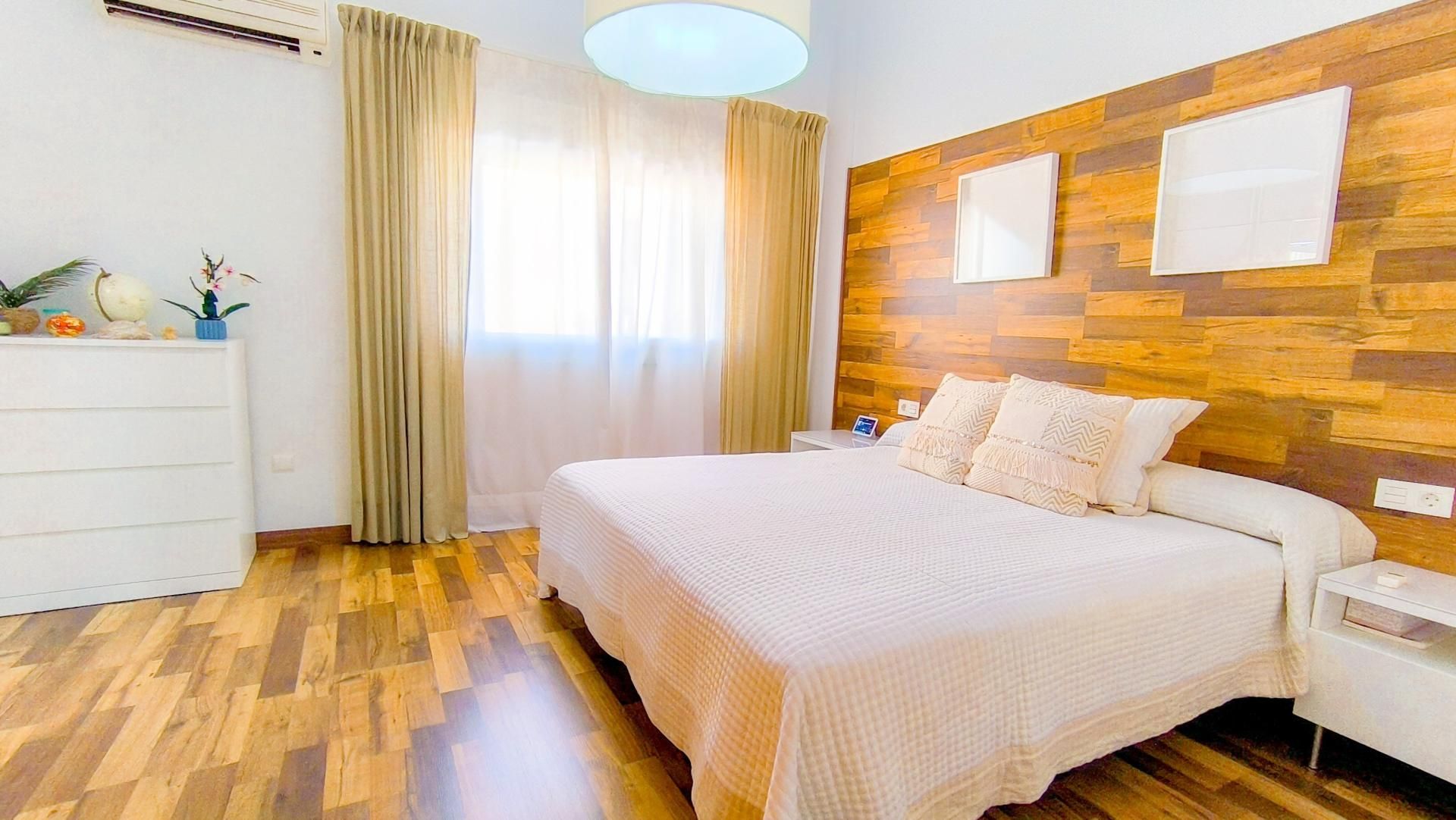 Habitación de Casa adosada en venta en  Murcia Capital con Aire acondicionado y Terraza