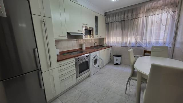 Piso en Alquiler en Travesía Valderrama en Cuatro Caminos