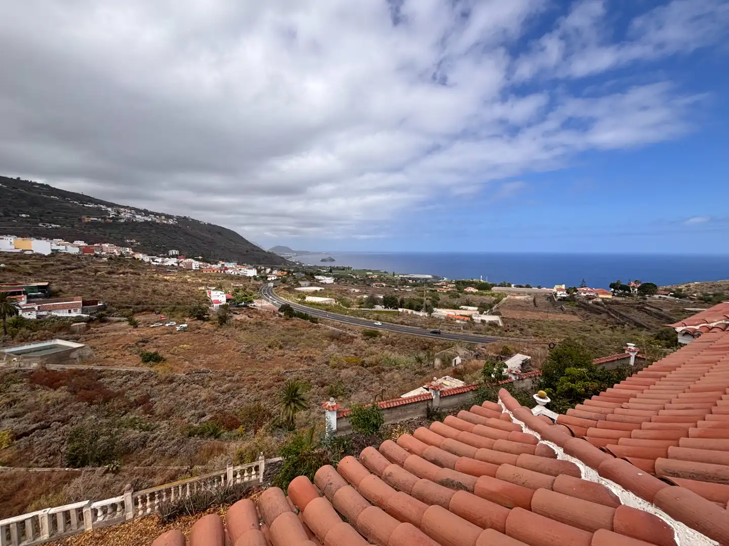Vista exterior de Casa o xalet en venda en Icod de los Vinos amb Jardí privat, Terrassa i Traster