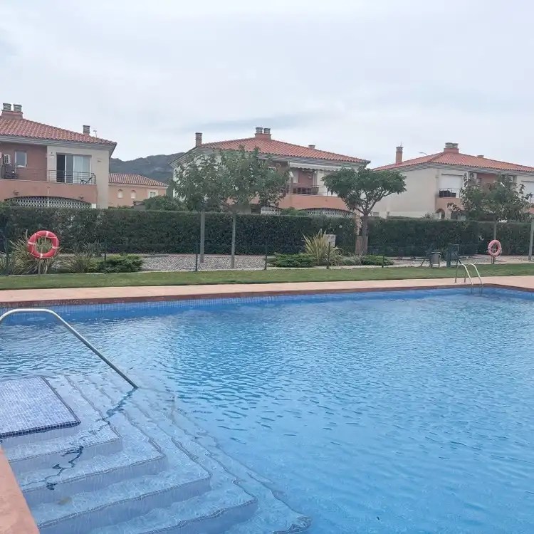 Piscina de Apartament en venda en Mont-roig del Camp amb Aire condicionat, Moblat i Piscina comunitària