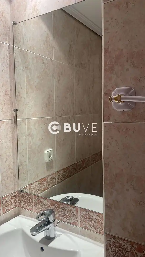 Baño de Piso de alquiler en Valladolid con Calefacción, Terraza y Amueblado