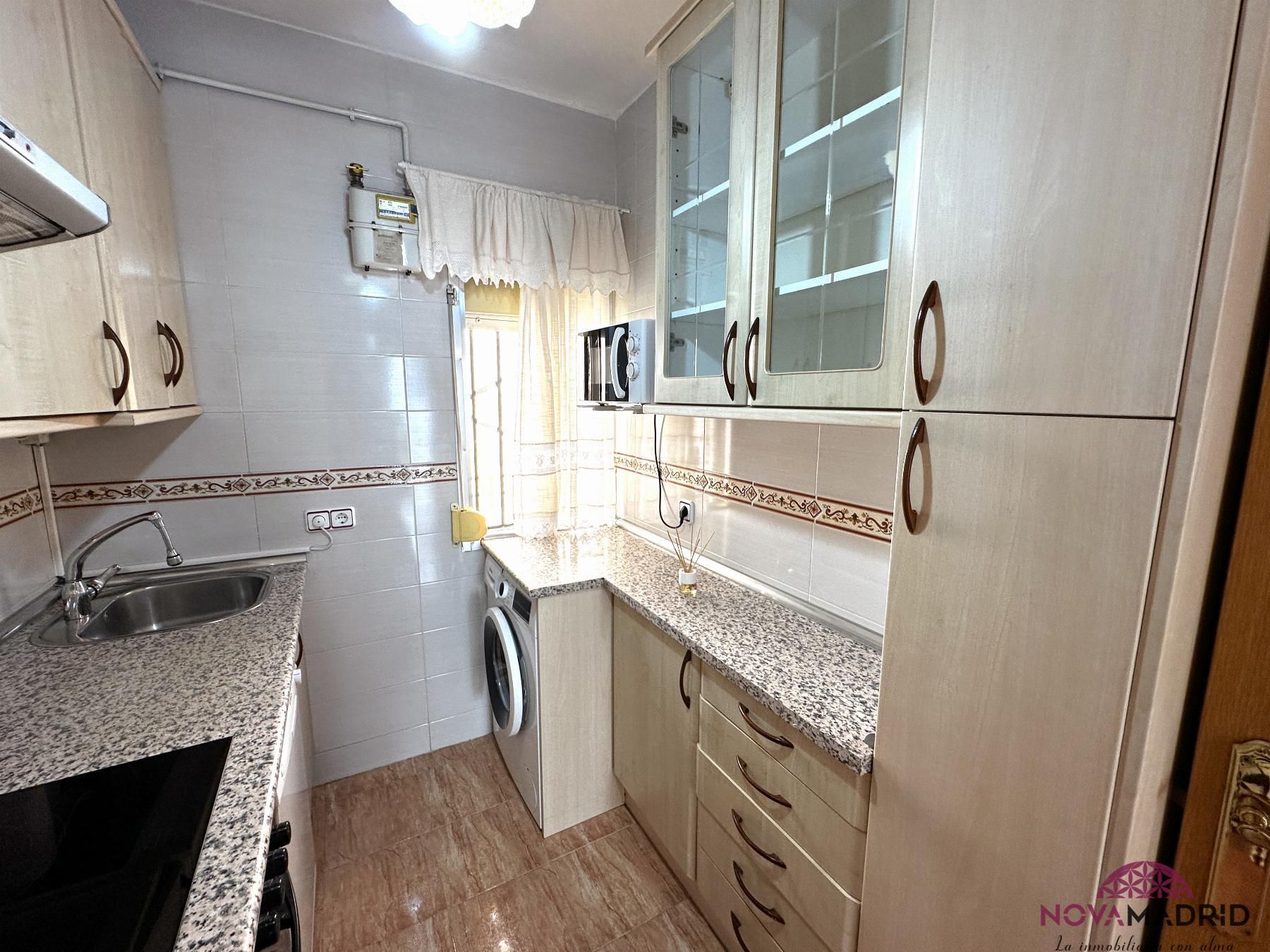 Kitchen of Flat for sale in Fuenlabrada  with Air Conditioner, Heating and Terrace