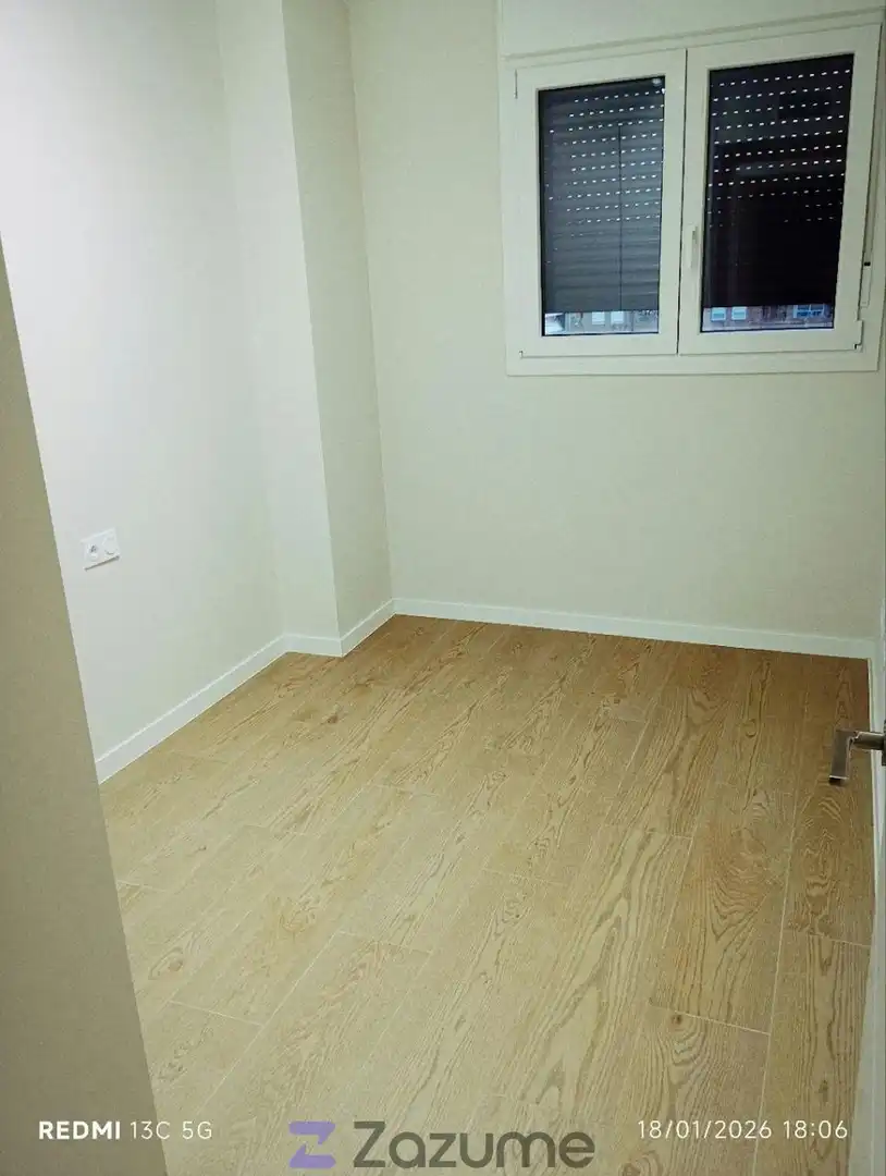 Bedroom of Flat for rent in Valencia  with Air Conditioner, Private garden and Terrace