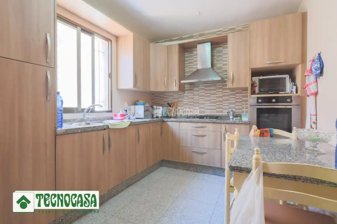 Küche von Einfamilien-Reihenhaus zum Verkauf in Adra mit Terrasse