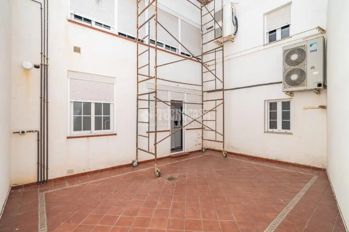 Vista exterior de Piso en venta en Linares con Calefacción