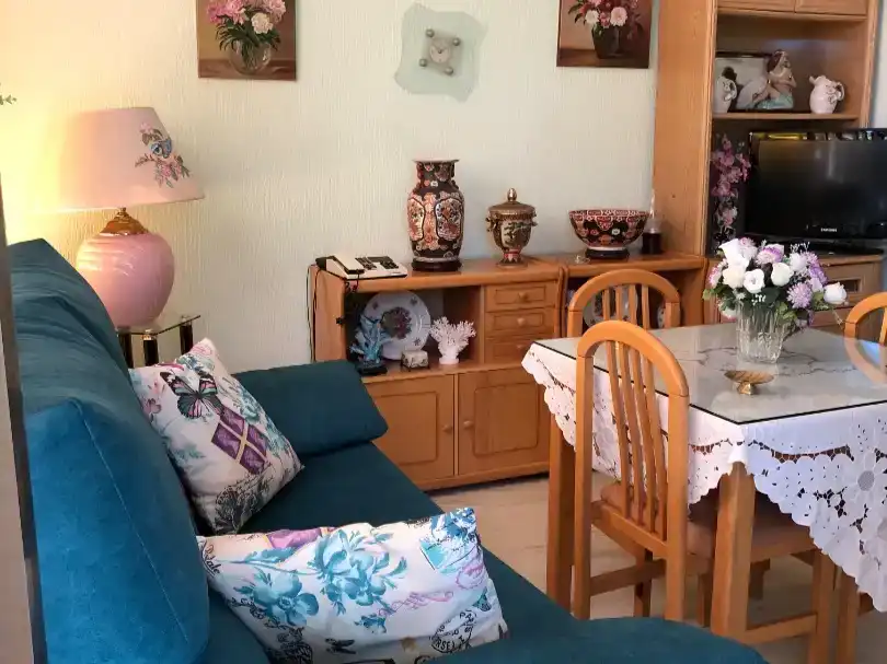 Sala d'estar de Casa o xalet en venda en El Campillo (Huelva) amb Jardí privat, Traster i Moblat