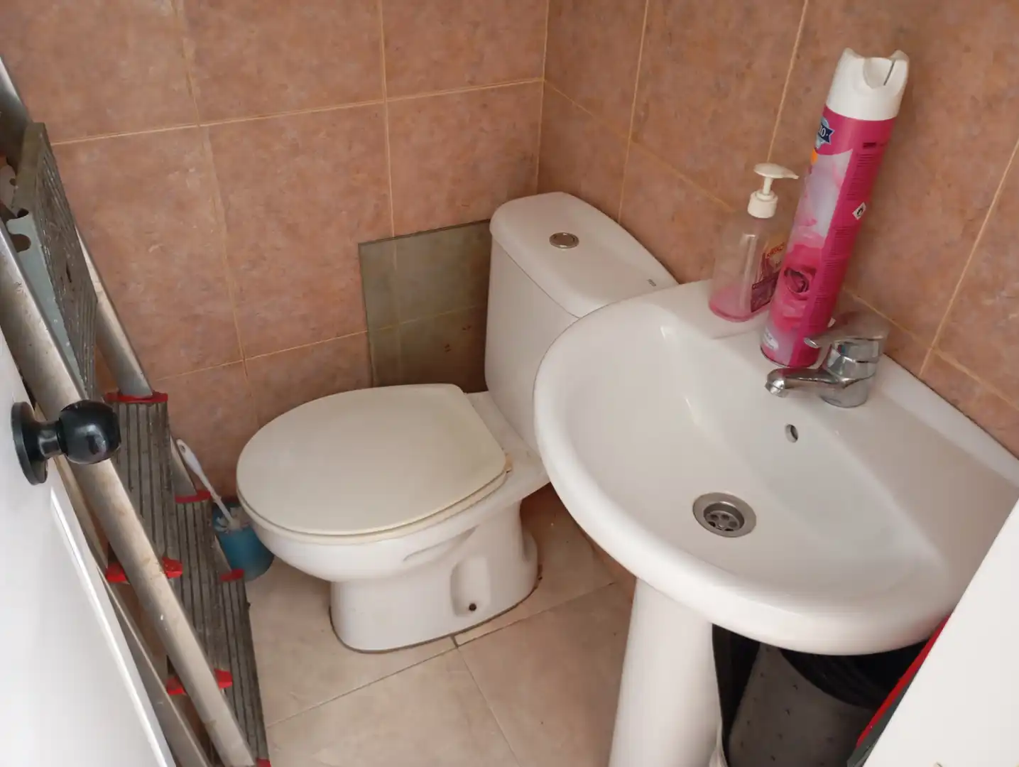 Baño de Local en venta en Málaga con Terraza y Amueblado