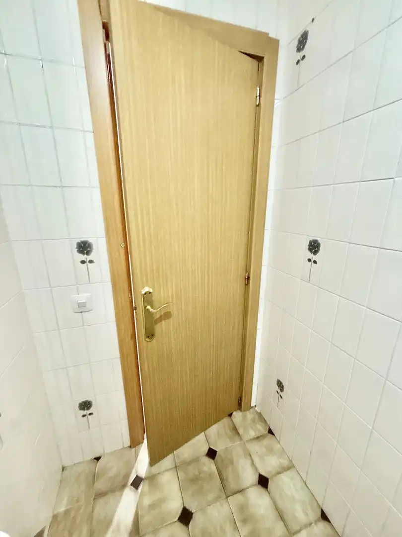 Bathroom of Flat for sale in Oviedo   with Heating, Parquet flooring and Terrace