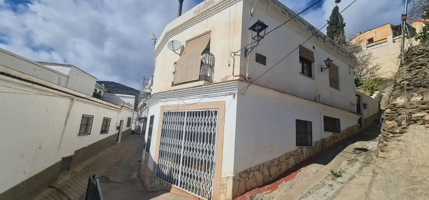 Vista exterior de Planta baja en venta en Ohanes