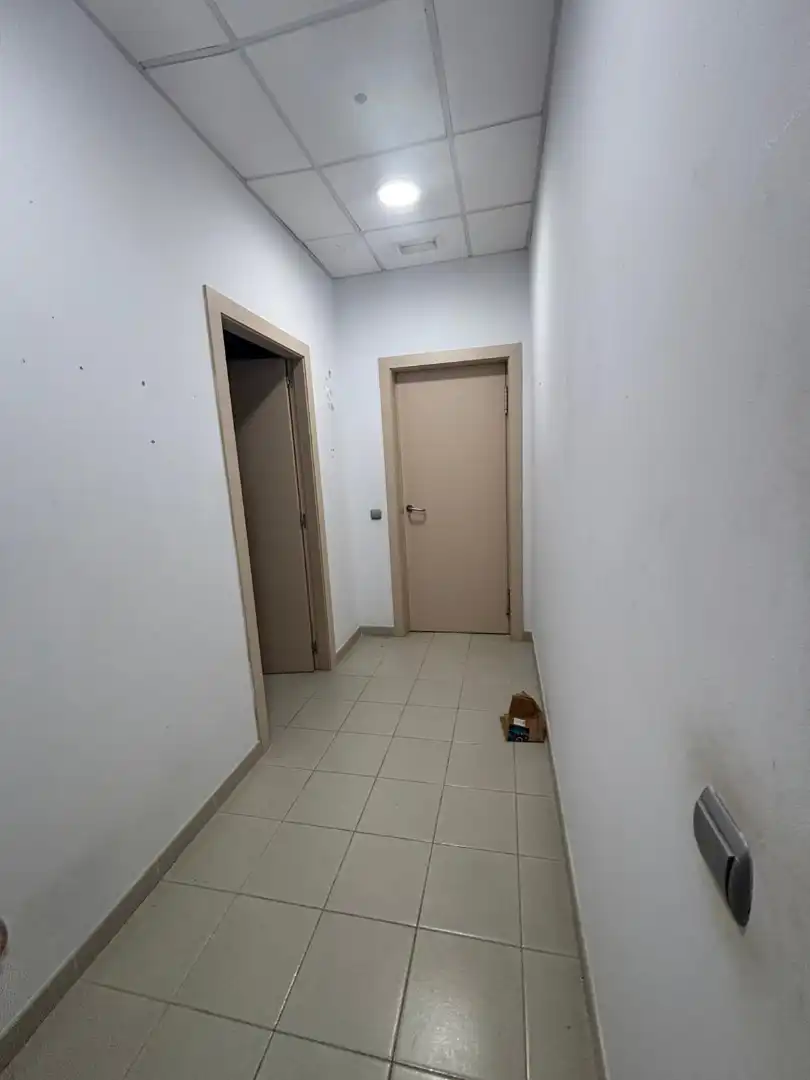 Local de alquiler en Cornellà de Llobregat con Parquet