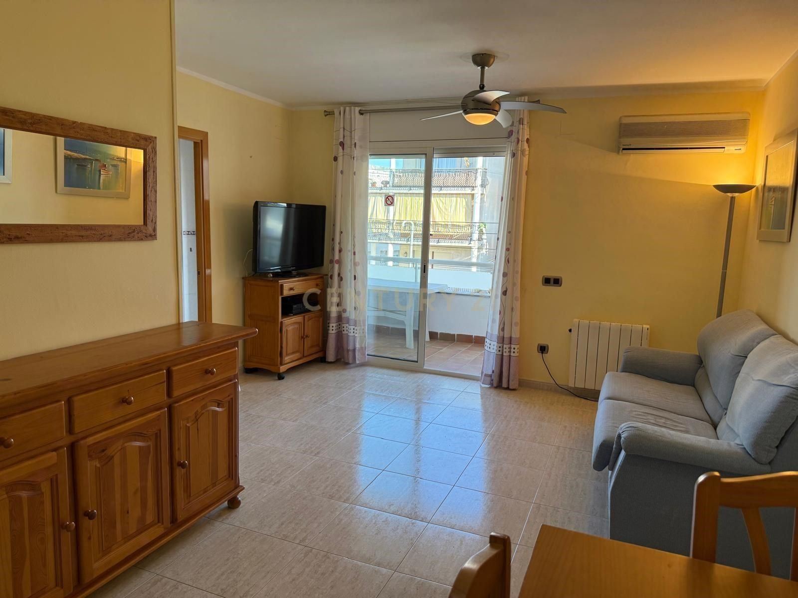 Living room of Flat for sale in Cunit  with Terrace and Swimming Pool