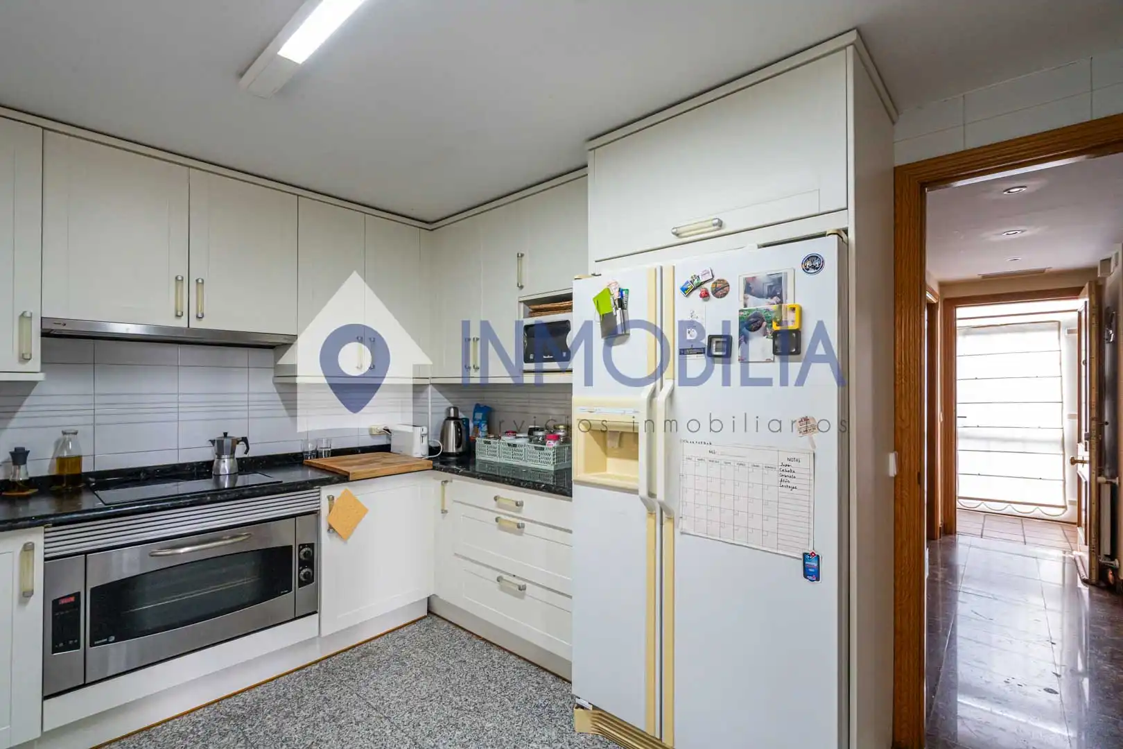 Cocina de Casa adosada en venta en Madrid con Aire acondicionado, Calefacción y Jardín privado