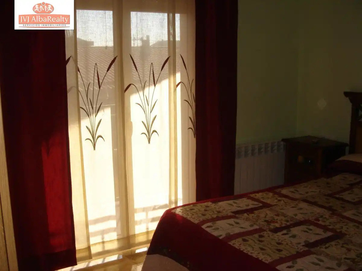 Habitación de Casa adosada en venta en Albacete con Calefacción y Balcón