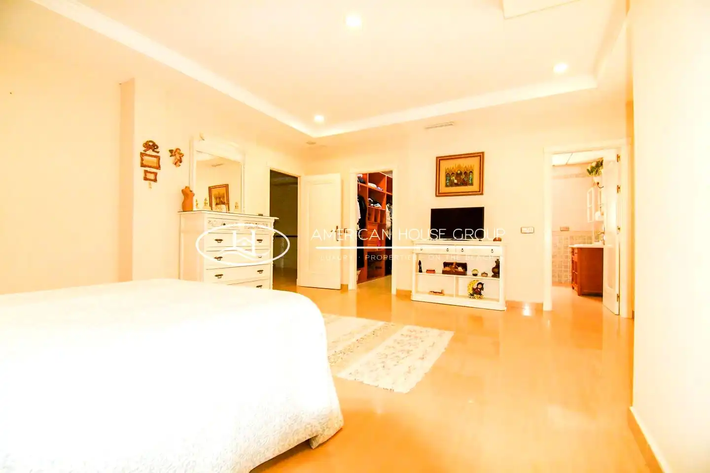 Bedroom of Houses for sale in Chiclana de la Frontera  with Air Conditioner, Heating and Private garden