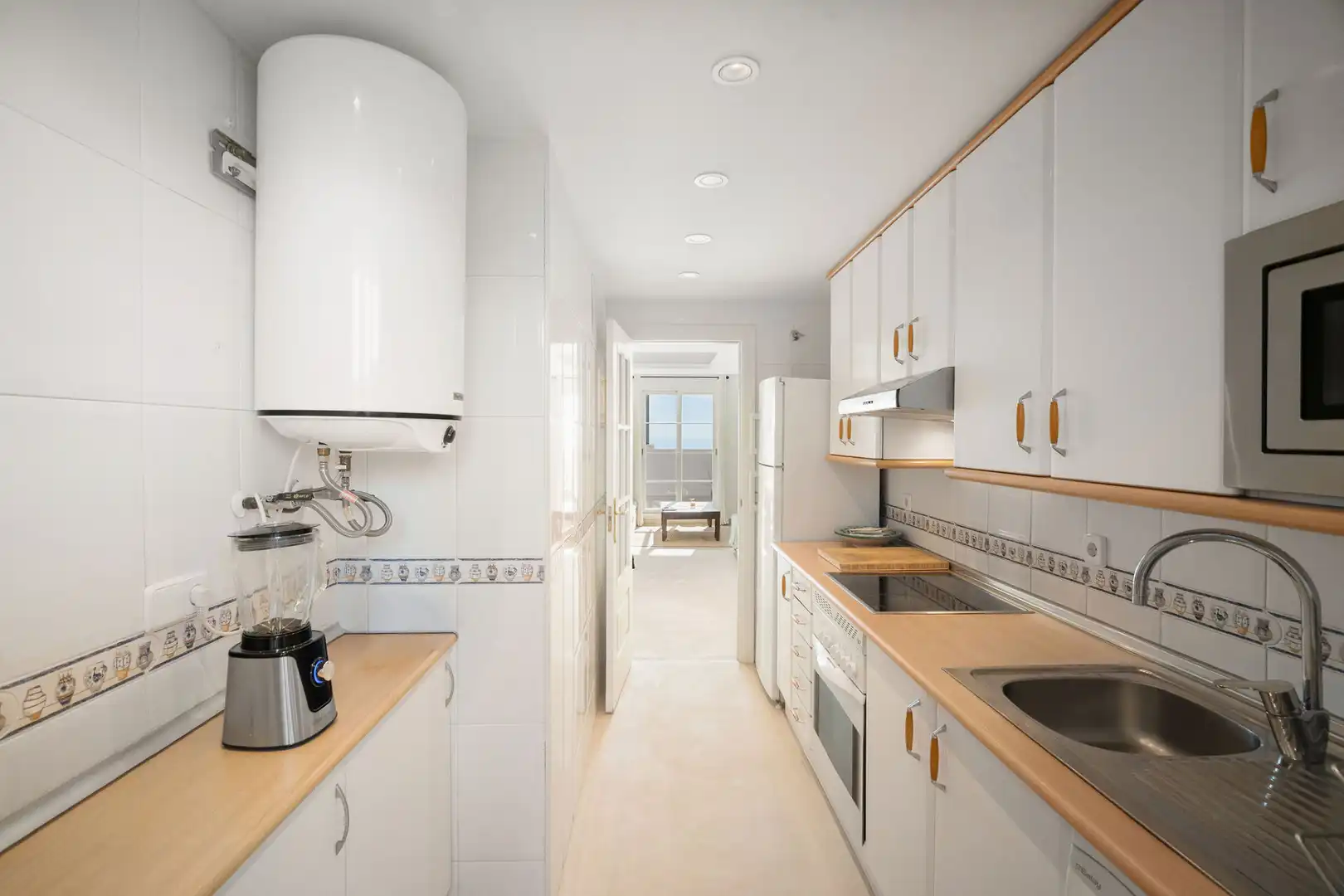 Küche von Dachboden zum Verkauf in Marbella mit Klimaanlage, Terrasse und Abstellraum