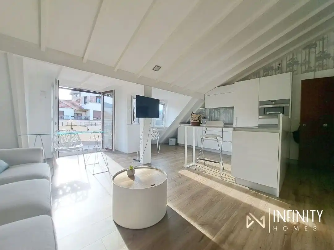 Wohnzimmer von Dachboden zur Miete in Bilbao  mit Heizung, Privatgarten und Terrasse
