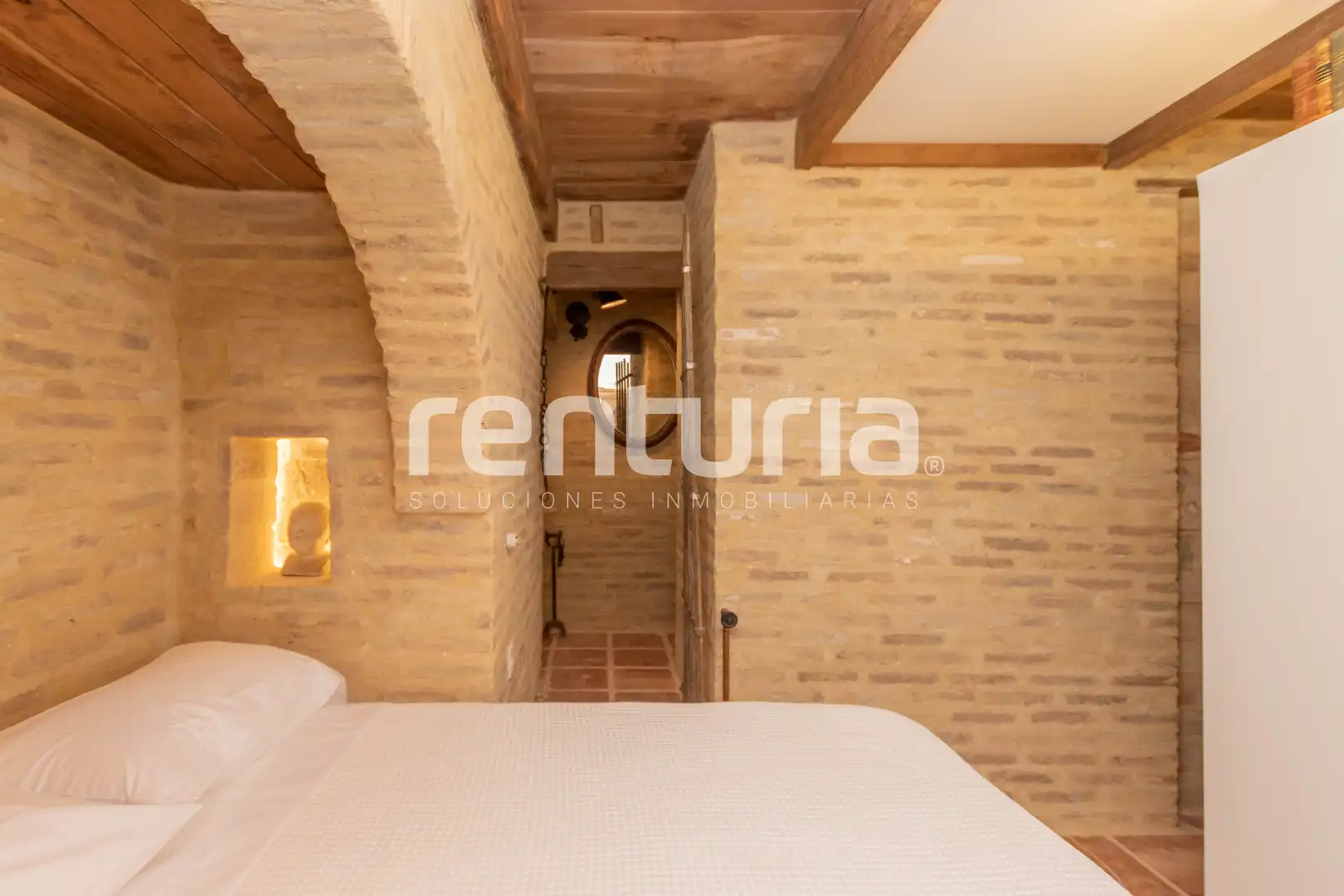 Bedroom of Flat for rent in Valencia  with Air Conditioner, Heating and Furnished